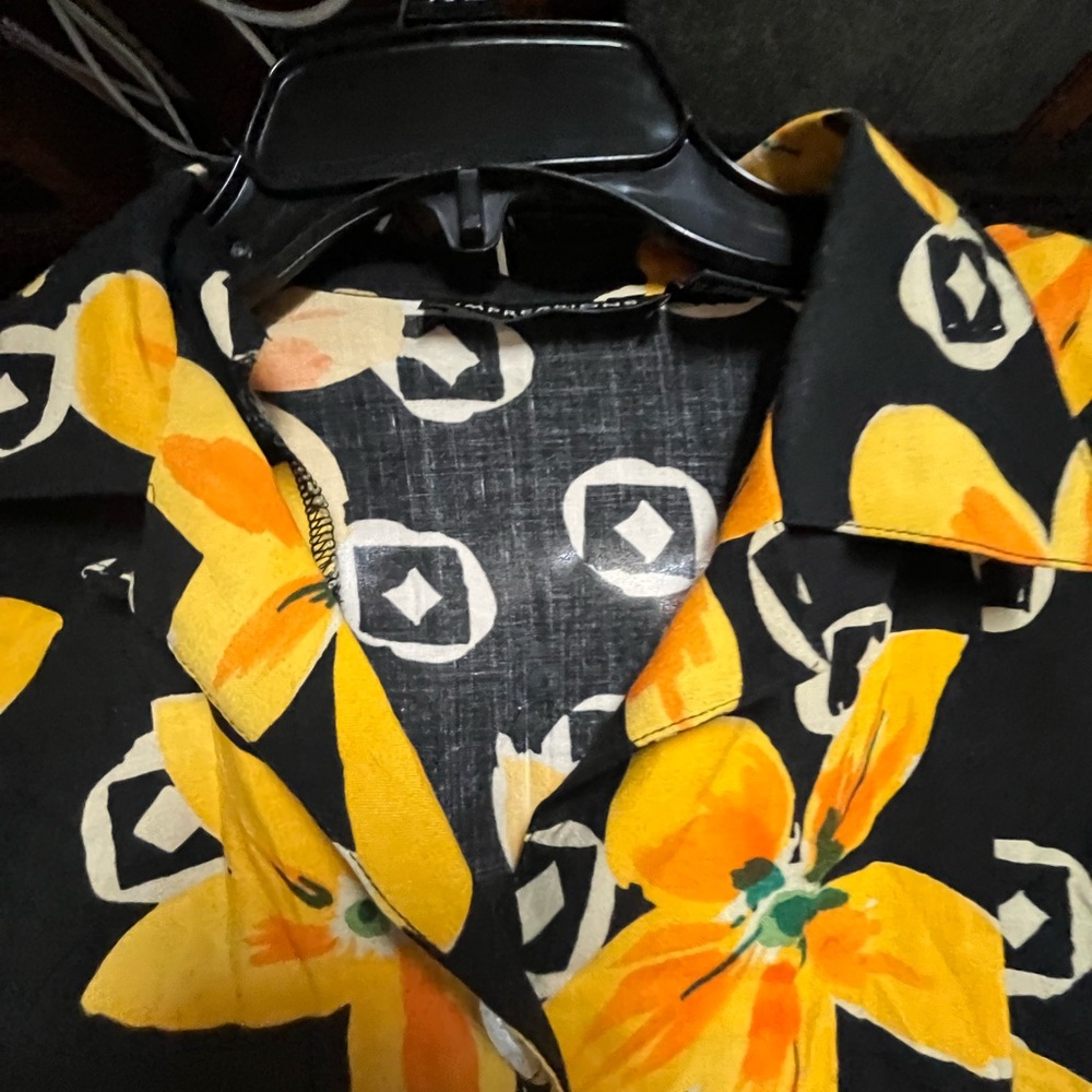Vibrant Floral Tie-Front Shirt - Picture 7 of 9